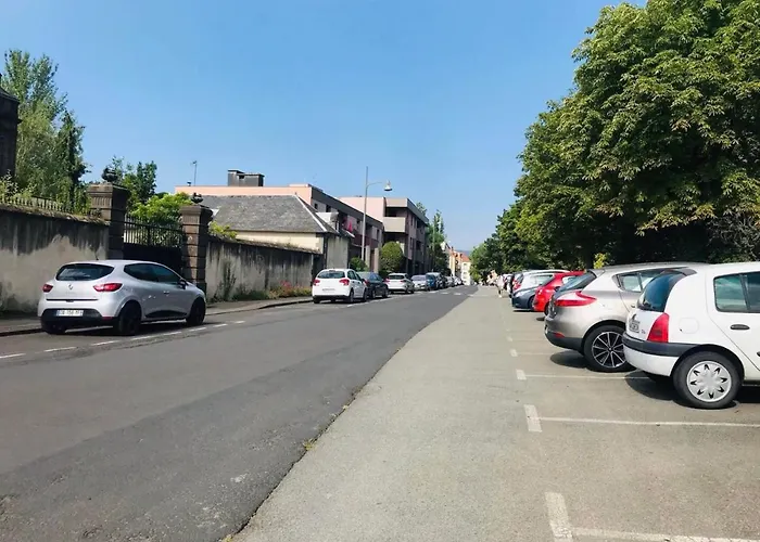 Location F1 Neuf Centre Historique Riom