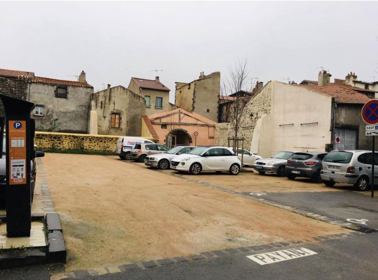 Location F1 Neuf Centre Historique * Riom